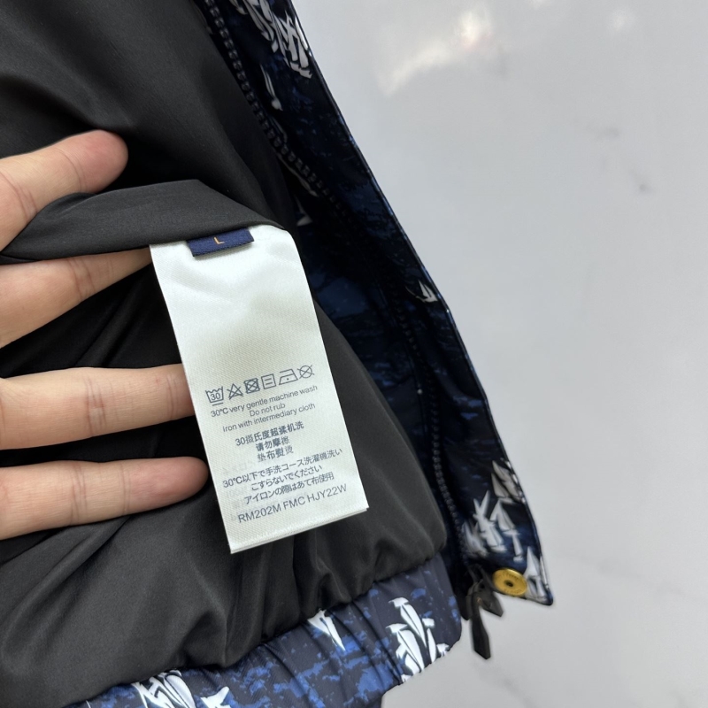 l0vis Vvtt0n outwear